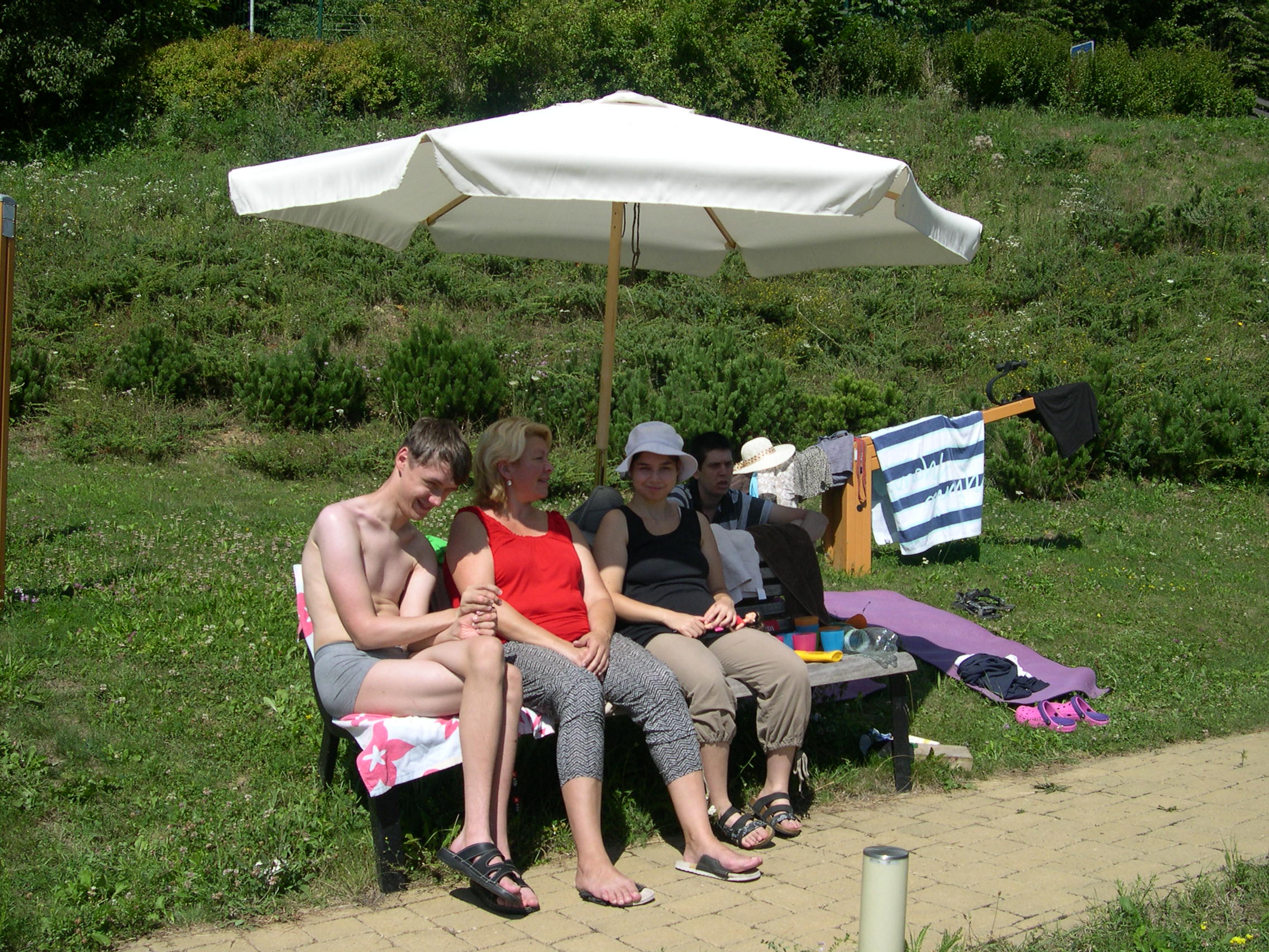 Letné kúpanie a dovolenkári v Drahuškove